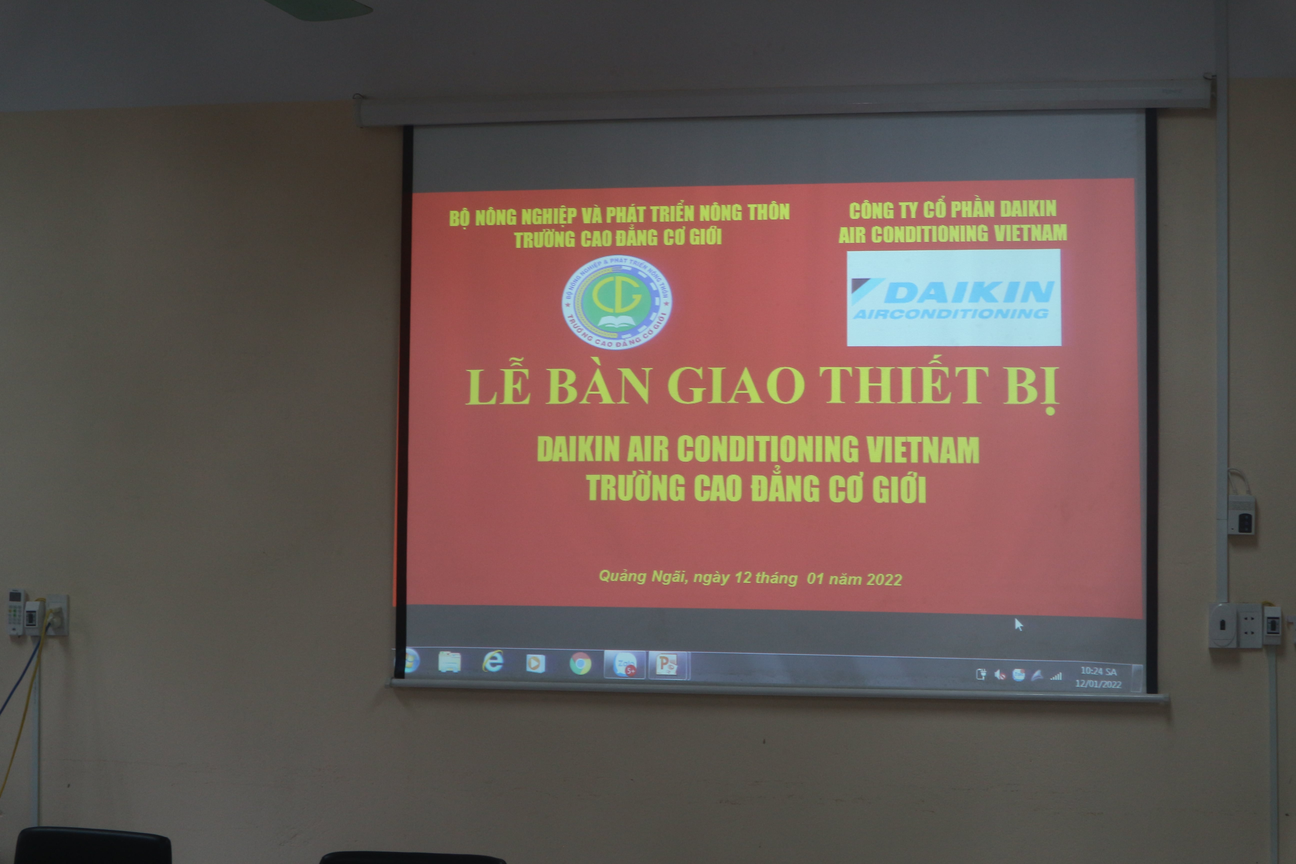 Hợp tác giữa nhà trường và tập đoàn Daikin Hợp tác giữa nhà trường và tập đoàn Daikin