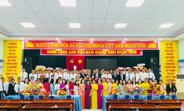 Kỉ Niệm 41 Năm Ngày Nhà Giáo Việt Nam Kỉ Niệm 41 Năm Ngày Nhà Giáo Việt Nam