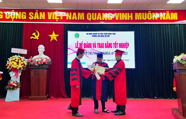 Lễ Bế giảng và Trao Bằng Tốt Nghiệp TĐ Trung Cấp Khóa 45 Lễ Bế giảng và Trao Bằng Tốt Nghiệp TĐ Trung Cấp Khóa 45