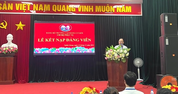 Đảng bộ Trường Cao đẳng Cơ giới Kết Nạp 05 Đảng Viên Mới